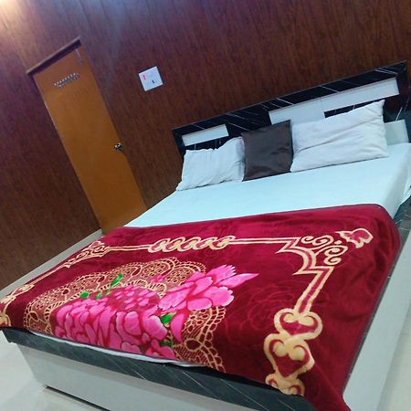 La Ayodhya Residency Hotel Екстериор снимка