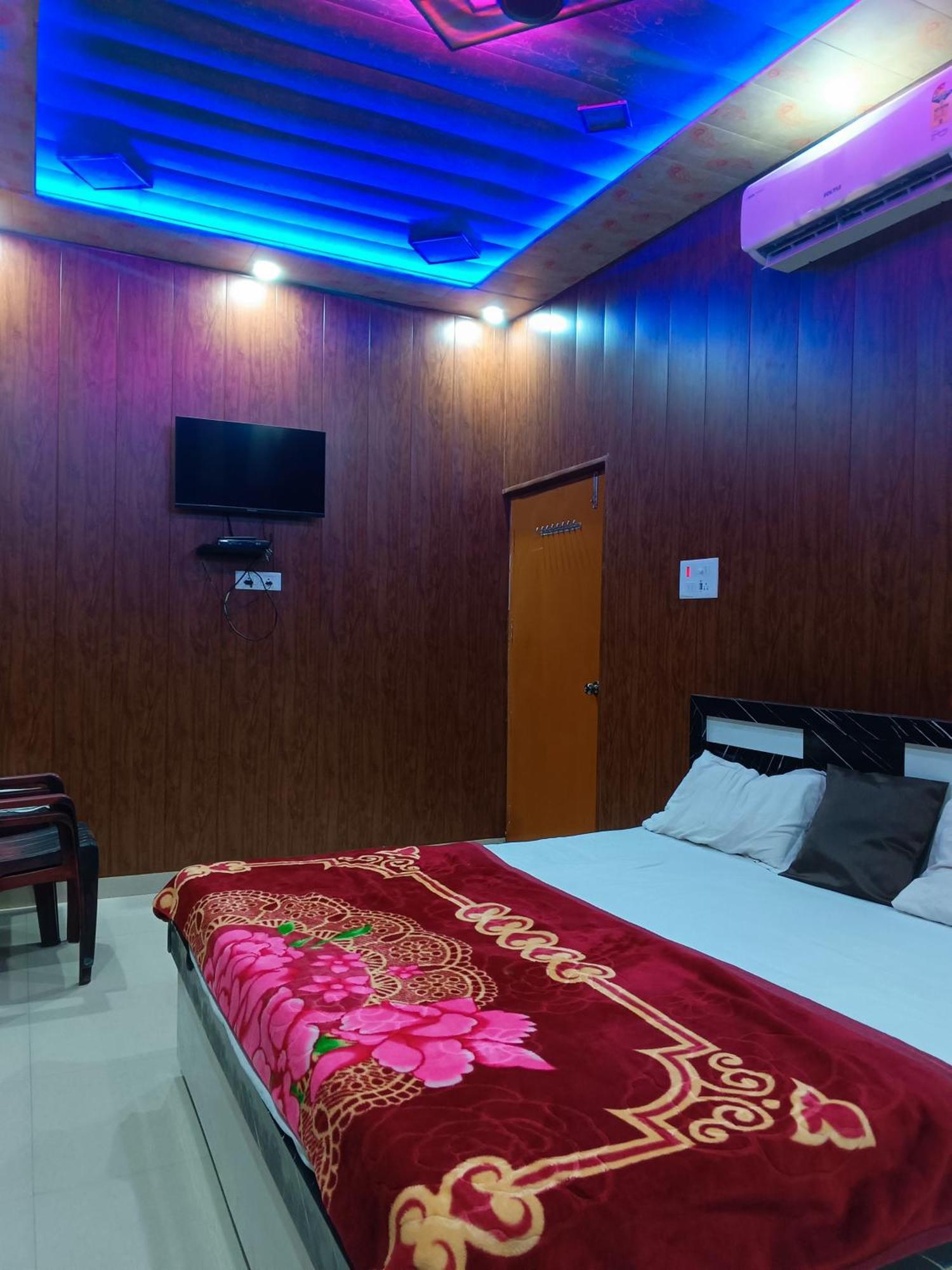 La Ayodhya Residency Hotel Екстериор снимка