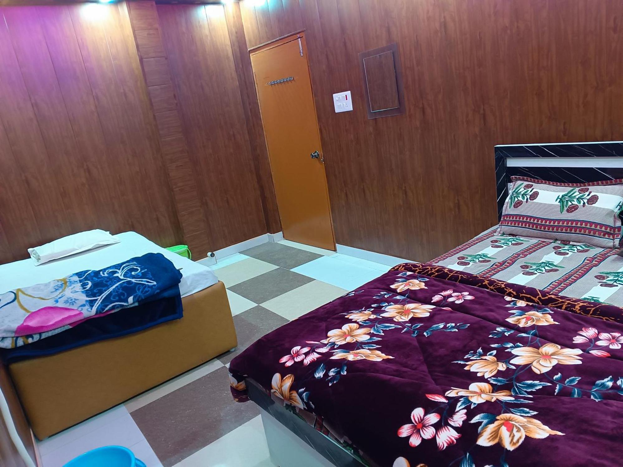 La Ayodhya Residency Hotel Екстериор снимка
