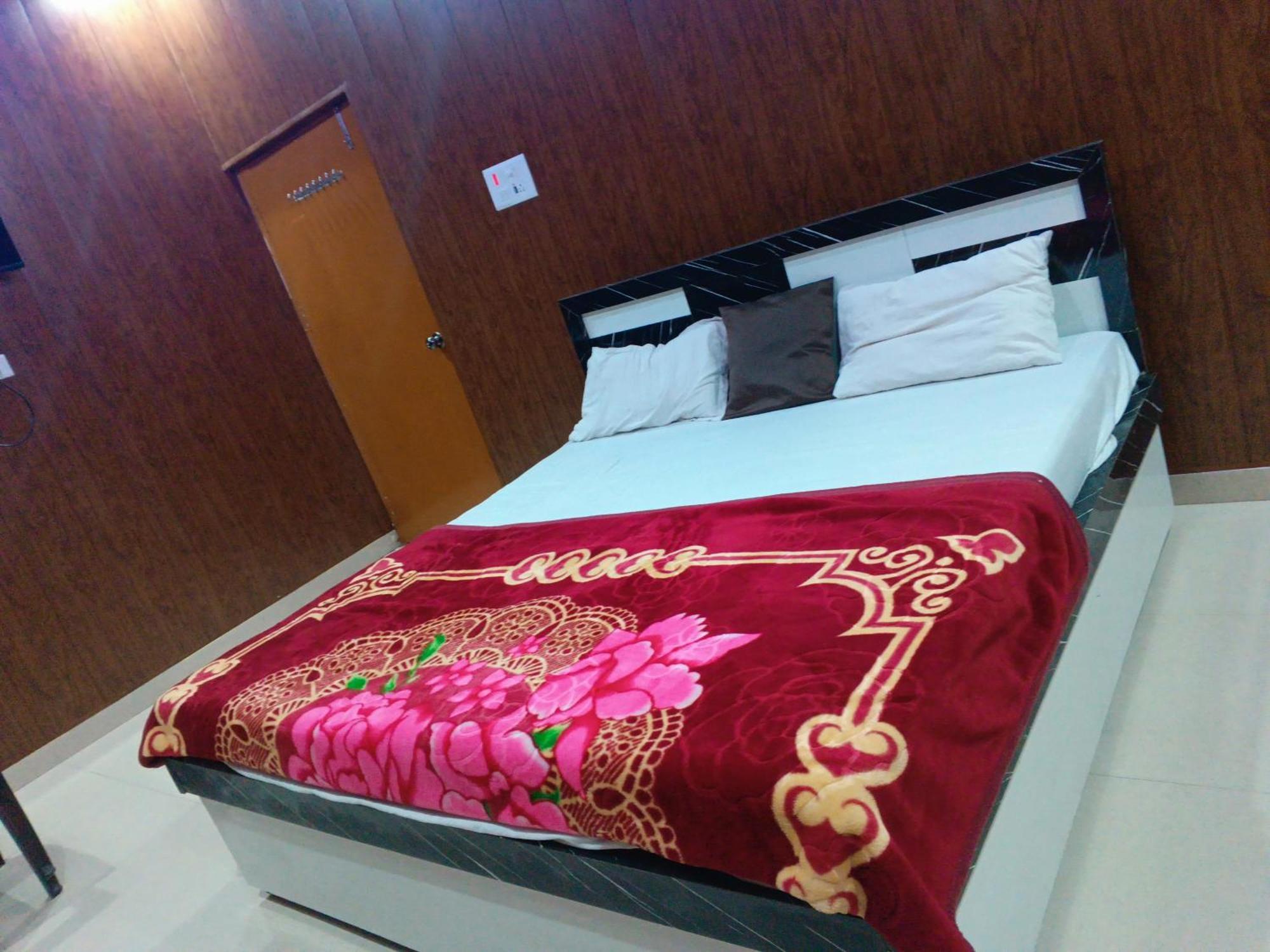 La Ayodhya Residency Hotel Екстериор снимка