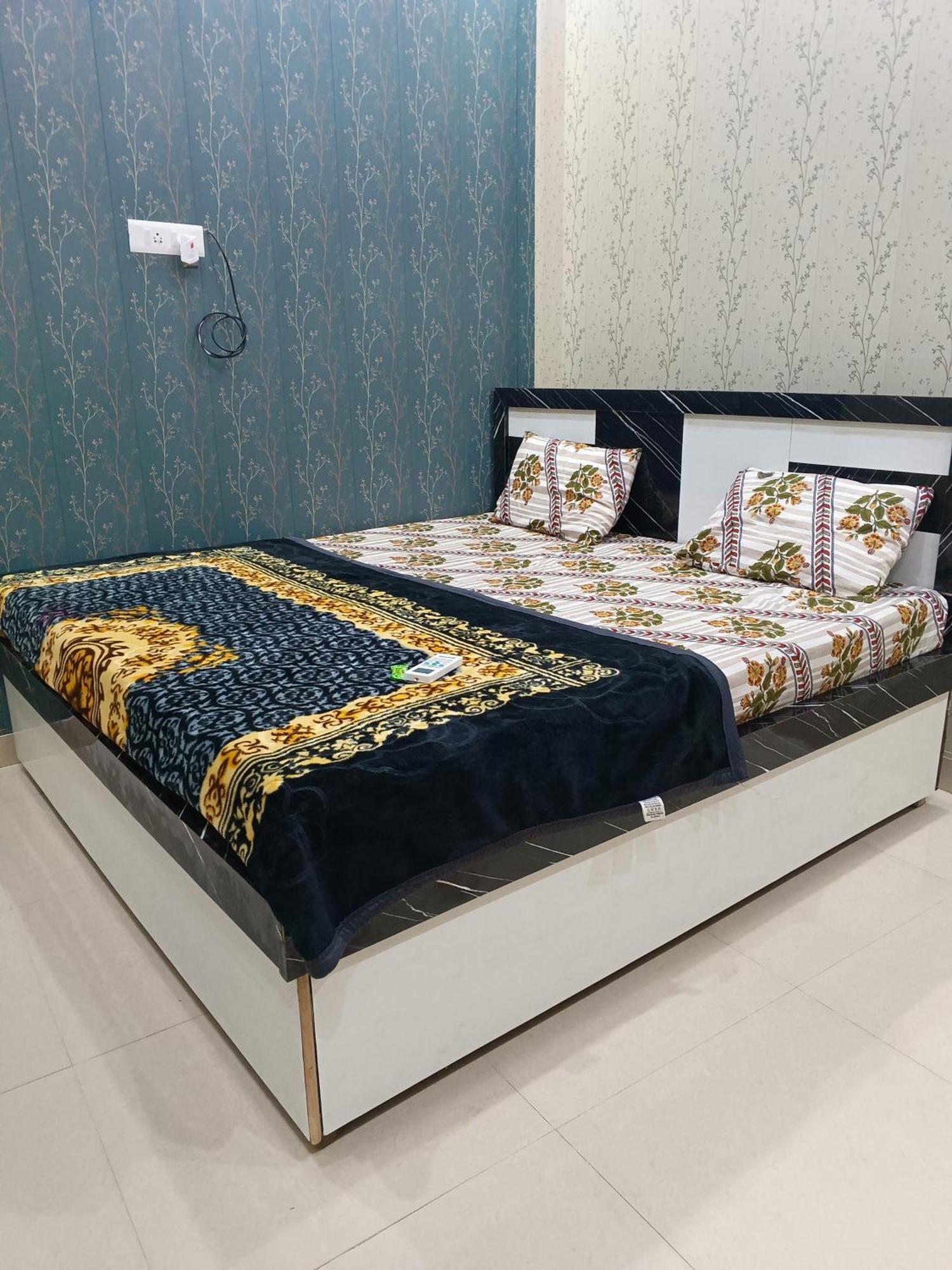 La Ayodhya Residency Hotel Екстериор снимка