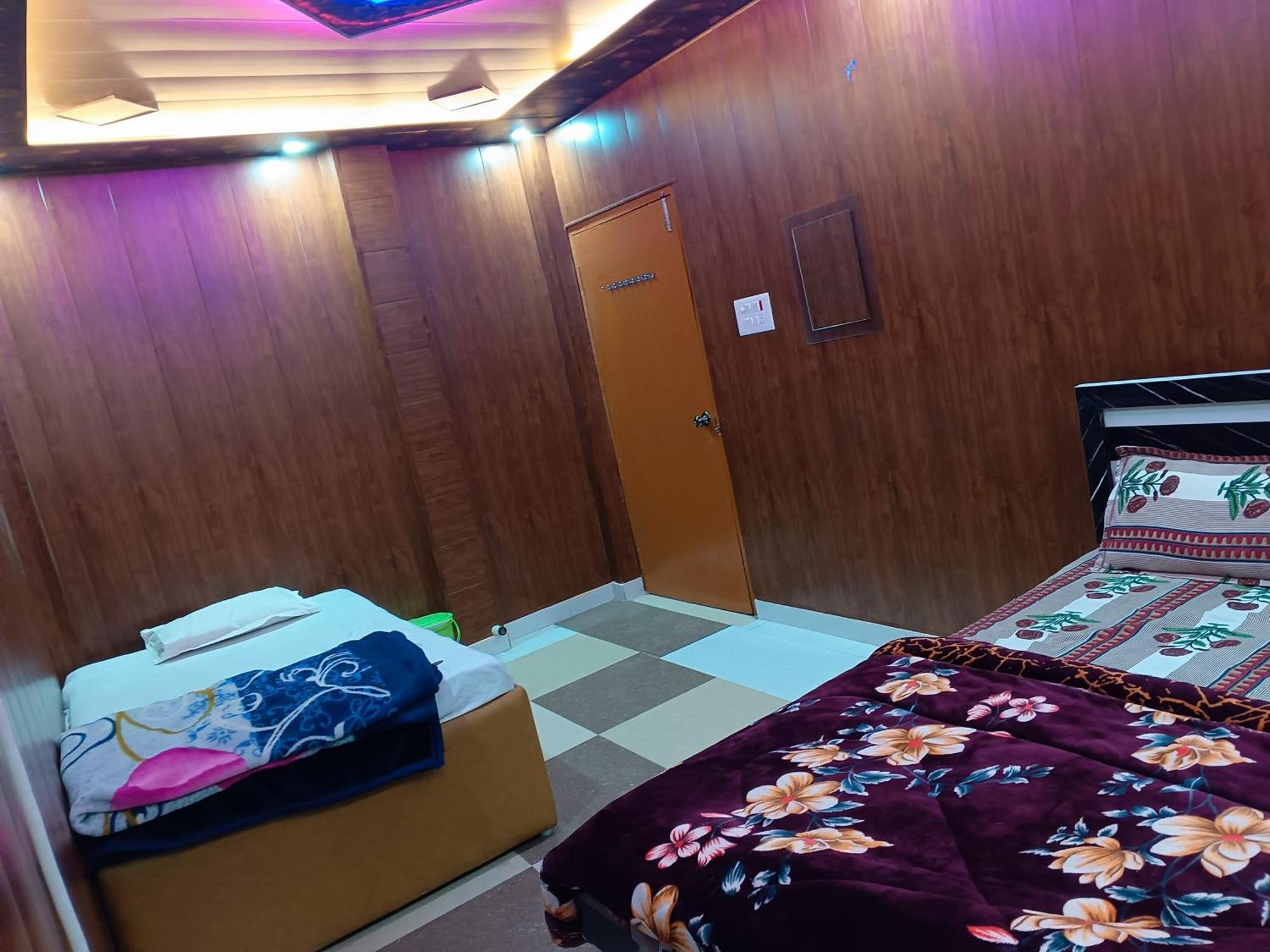 La Ayodhya Residency Hotel Екстериор снимка